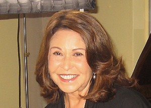 Elly Chovel, decided to track down other Pedro Pan children because she felt the urgent need to clear up the life they had led, marked by the lie that had been foisted on their country of birth.