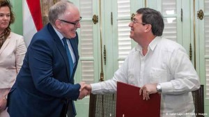 Frans Timmermans with Cuba's Bruno Rodriguez during a recent visit to the island.
