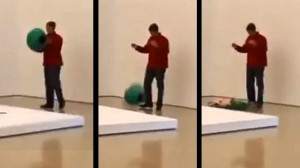 maximo-caminero-smashes-s1-million-ai-weiwei-vase-2578825