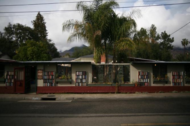 Courtesy of Bart's Books | © Brett Childs