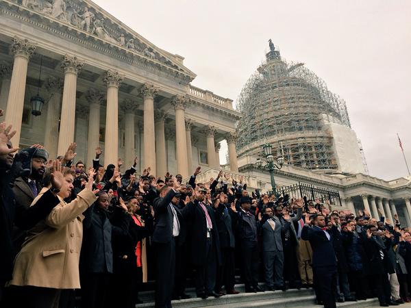 Nancy Pelosi         ✔ @NancyPelosi Follow Today on the Capitol steps, congressional staff reminded us that #BlackLivesMatter. Proud to lend my support.  5:26 PM - 11 Dec 2014