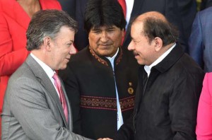 Presidents Juan Manuel Santos (Colombia), Evo Morales (Bolivia) and Daniel Ortega (Nicaragua) meet at CELAC.