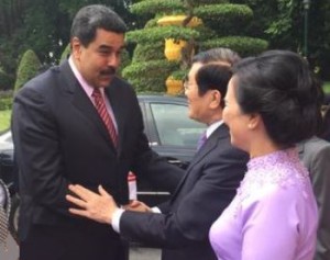 Arriving Monday in Hanoi, Nicolás Maduro was greeted by President Truong Tan Sang and his wife, May Thi Hanh.