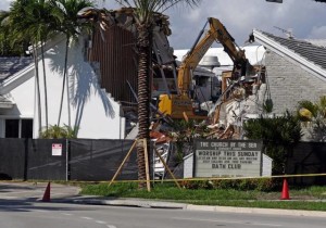 Miami Herald photo of demolition process of The Church By The Sea.